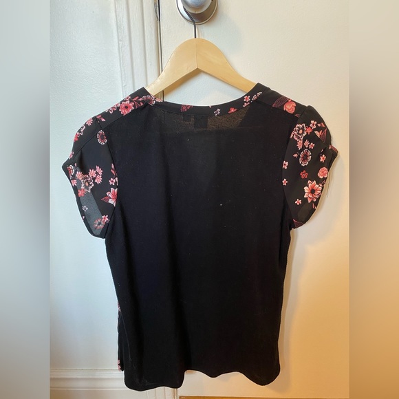 Black short-sleeve blouse with red flower pattern. Size S, brand Twik (Simons). - Picture 3 of 3